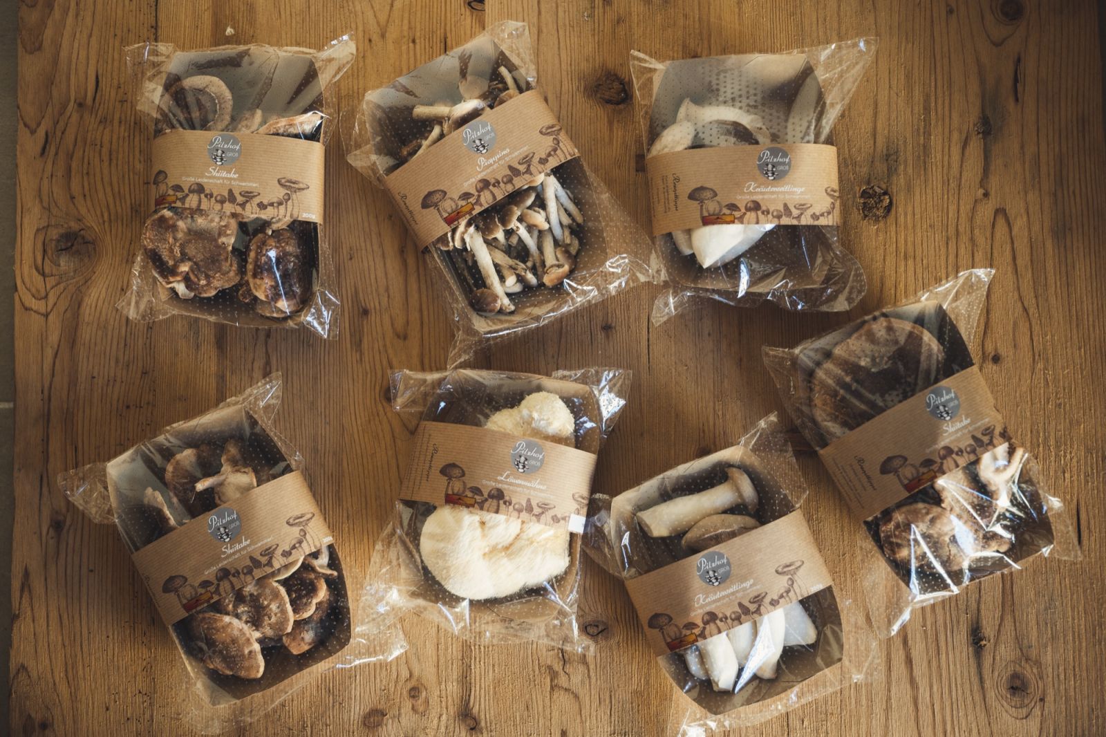Frische Pilze, verpackt für den Verkauf