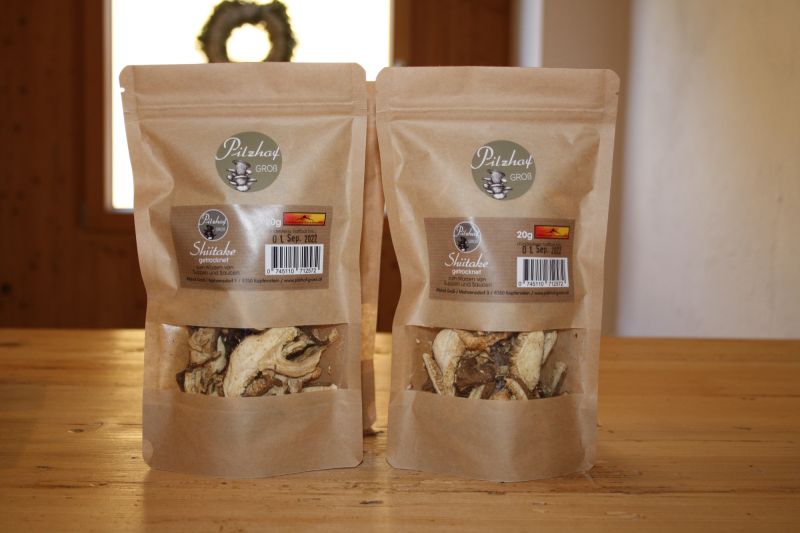 Getrocknete Shiitake zum Würzen von Suppen und Saucen